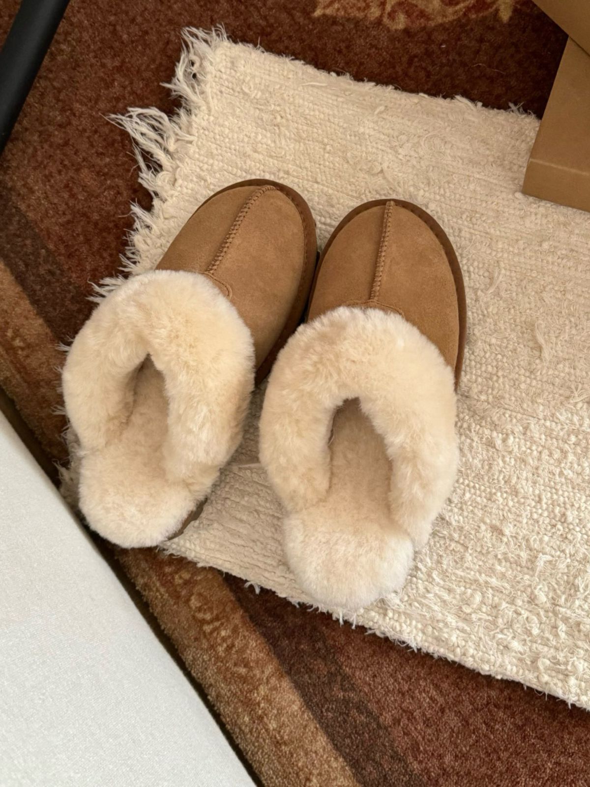 2025 New Winter Warm Casual Versatile Sheepskin Flat Fur Clog Slippers For Women_voghion.com
