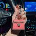 Portachiavi in pelle con modello di auto in lega, nuovo, semplice e creativo, decorazione per borsa, ciondolo per donna_voghion.com