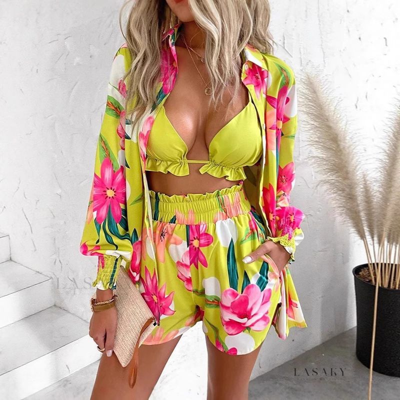 Conjunto de traje de baño de tres piezas para mujer, estilo playero, con pantalones cortos._voghion.com