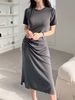Kurzärmliges schwarzes Kleid für Damen im Sommer 2025, das ein Gefühl von Luxus ausstrahlt und mit einer taillierten Taille schlank macht. Lässig_voghion.com