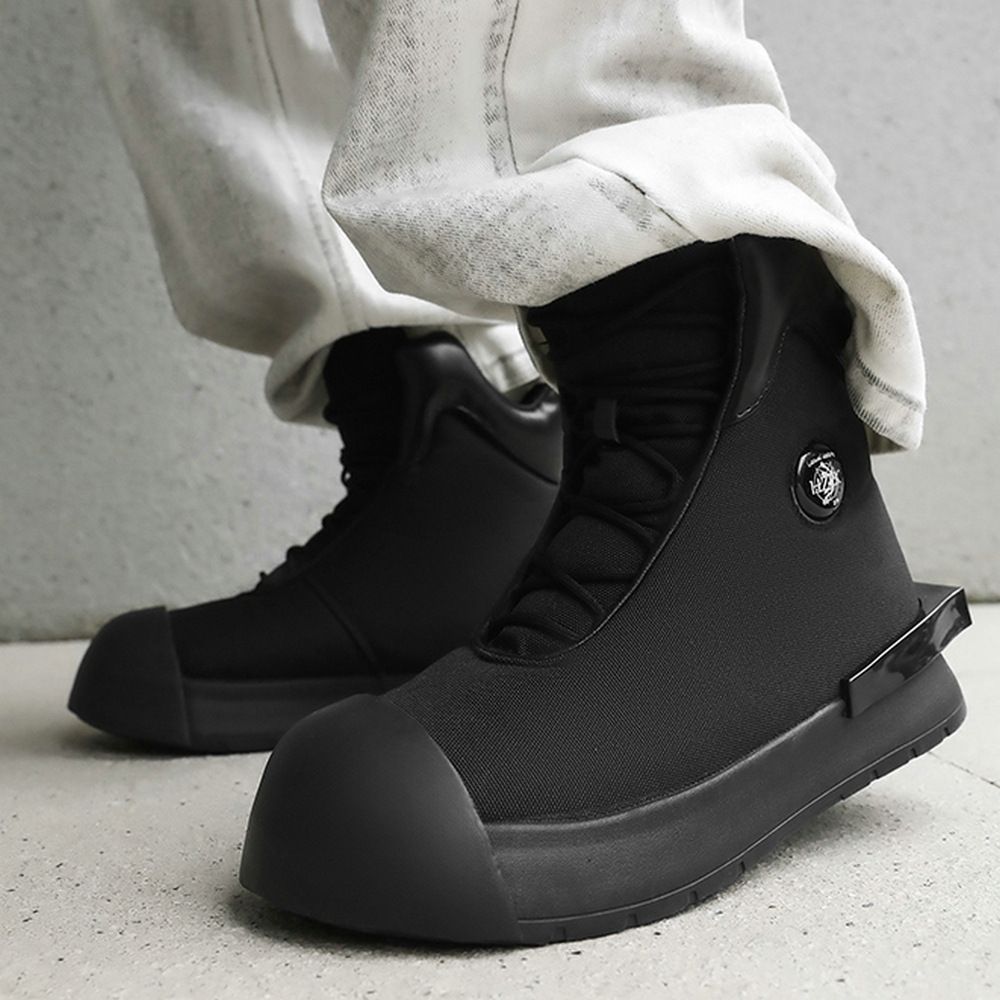 Nepārspējamas kvalitātes augstpapēžu kurpes vīriešiem, nišas amerikāņu stila biezas zoles, lielpirkstu čaulas formas īsie zābaki, audekla dēļa S izmērs, pilnīgi melna maize_voghion.com