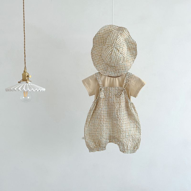 Conjunto de tres piezas con tirantes a cuadros para bebé, mono de manga corta y sombrero, estilo coreano nuevo para madre e hijos_voghion.com