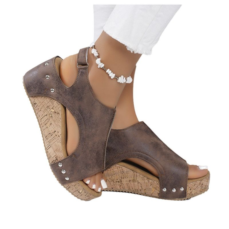 Chaussures pour femmes, grandes pointures, sandales compensées à semelle épaisse et rivets_voghion.com