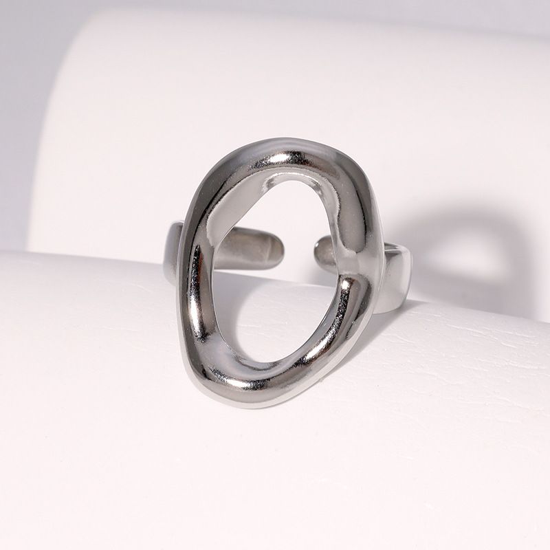 Anello ovale geometrico in acciaio inossidabile placcato oro 18 carati, design semplice e alla moda per donna_voghion.com