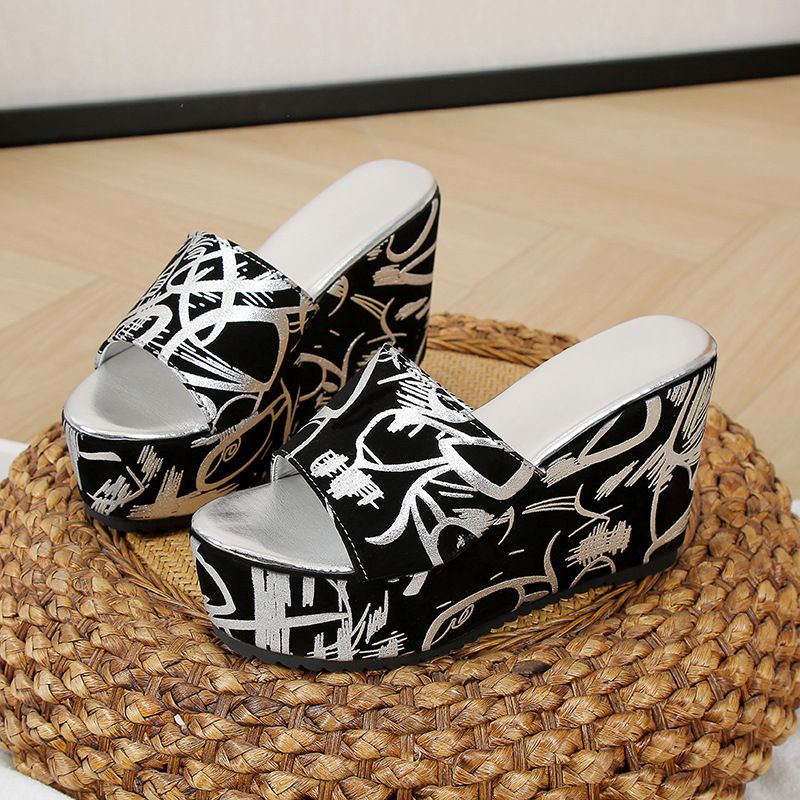 Chaussures d'été pour femmes, nouvelles sandales à talons compensés et bout rond, imprimé floral classique, grande taille, talon moyen_voghion.com