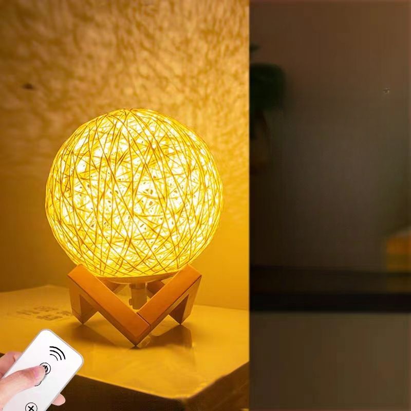 Lampada da tavolo decorativa per camera da letto con controllo vocale intelligente, regalo di compleanno, piccola palla creativa in rattan di Internet Celebrity_voghion.com