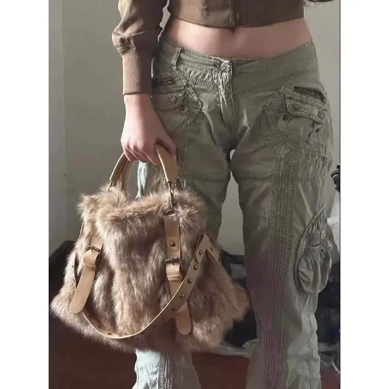 Miyagawa Autumn Winter Plush Large Capacity Rivet Handbag Fashion Edition Single Shoulder Horizontal Bag 241028_voghion.com