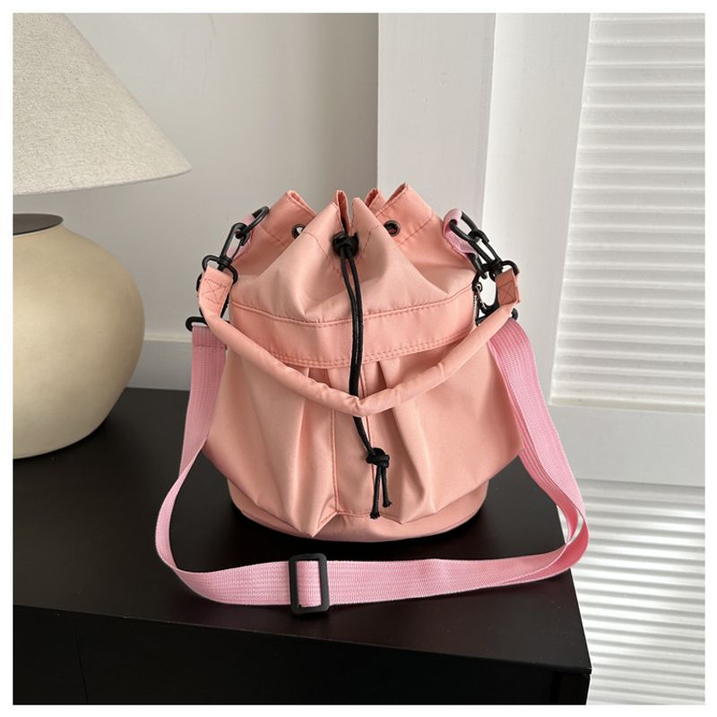 Bucket-väska för kvinnor Cool personlighet Mode Casual Stor kapacitet Oxford-tyg Hand-dragsko Enkelaxel Crossbody Bucket-väska_voghion.com