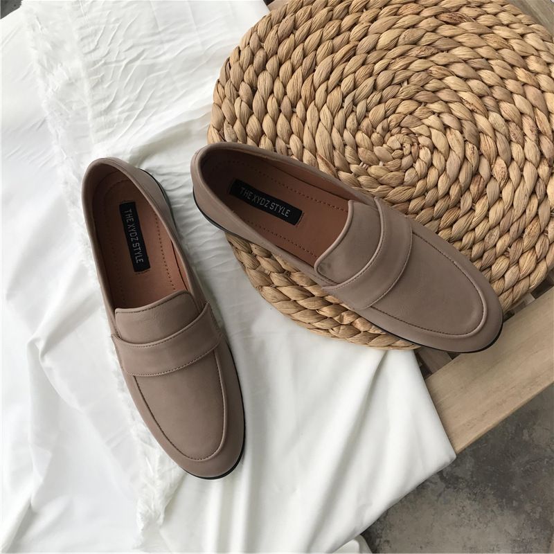 Damloafers med lackskinn, fyrkantig tå, vingspets, affärsskor, kvällsskor_voghion.com