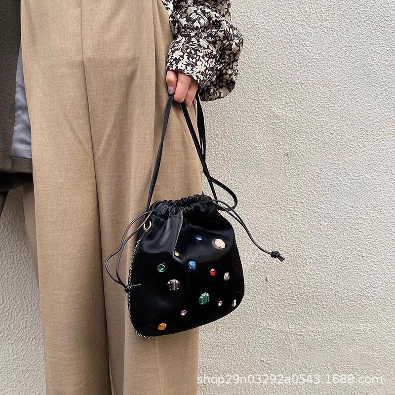 Japanische Nische Trendy Marke Strass Candy Bouquet Eimer Tasche frauen Mini Tasche Kordelzug Eine Schulter Umhängetasche_voghion.com