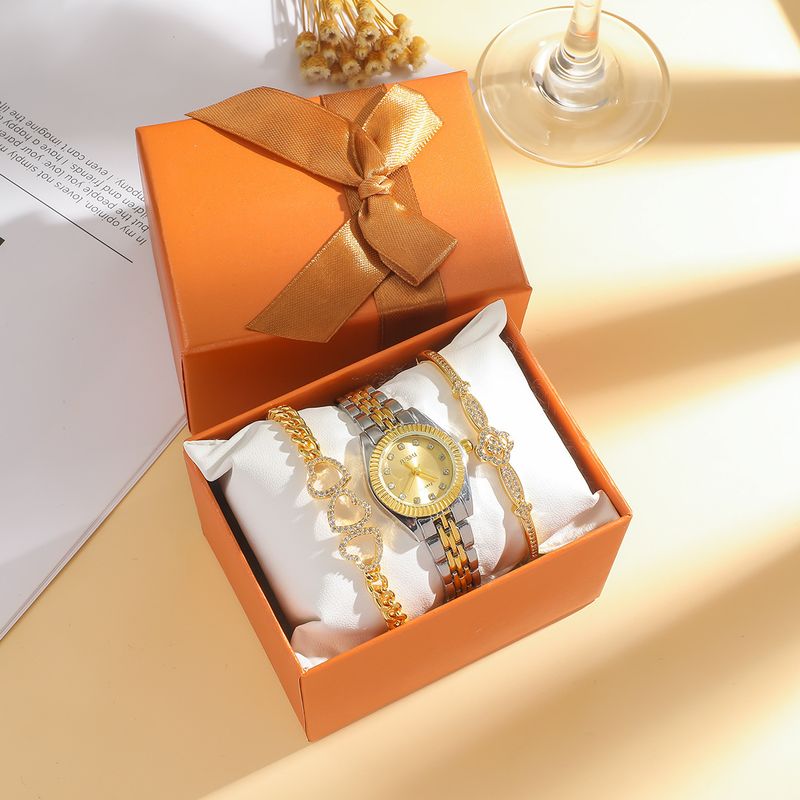 Women's Watches 3pcs/Set Women's Small Gold Round Watch Fine Steel Band Quartz Watch + Love Diamond Bracelet Set_voghion.com