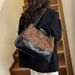 Vielseitige Tragetasche mit Leopardenmuster für Damen, Patchwork-gesteppte Eimertasche mit großer Kapazität, High-End-Einzelschulter_voghion.com