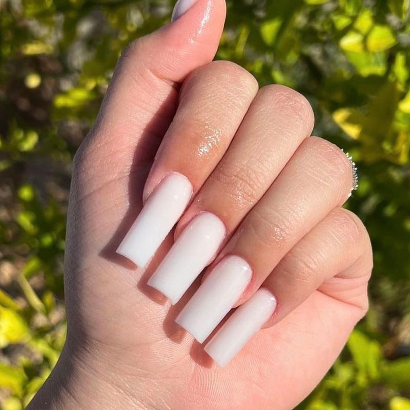 Finished Wear Armor Mid-length Milky White Simple  Nail Finished Light Luxury Style Nail Art for Foreign Trade 24 Pieces_voghion.com
