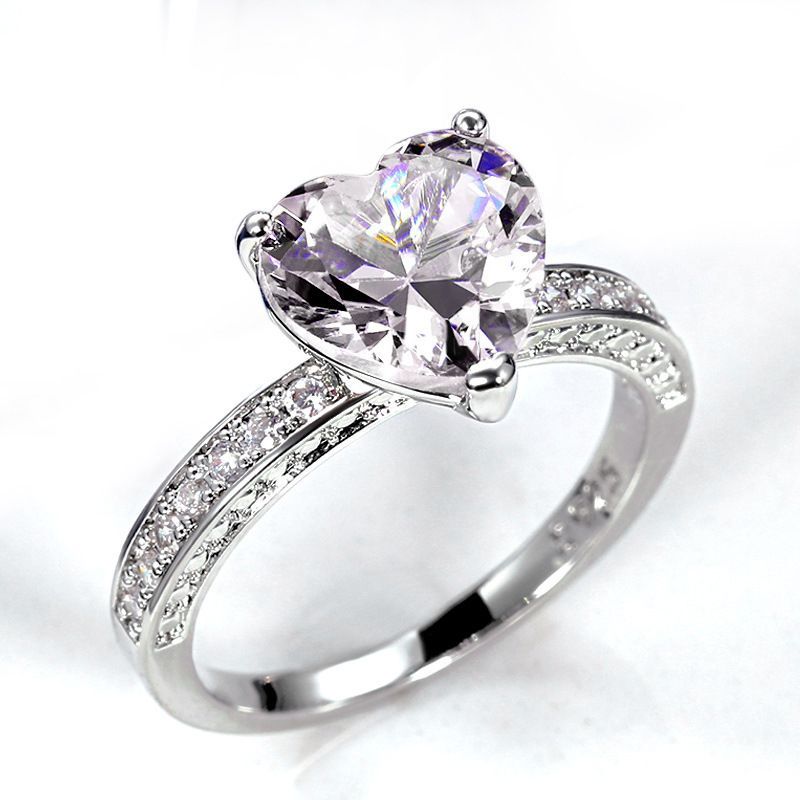 Nuovo anello di fidanzamento da donna con intarsi in polvere a forma di cuore AAA di Cao Shi_voghion.com