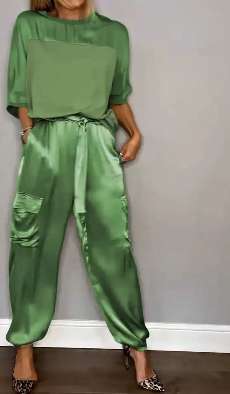 Ensemble élégant haut et pantalon en satin à manches courtes pour femme, tenue deux pièces douce et élégante, disponible en plusieurs couleurs (or, marron, bleu, beige, violet, vert)_voghion.com