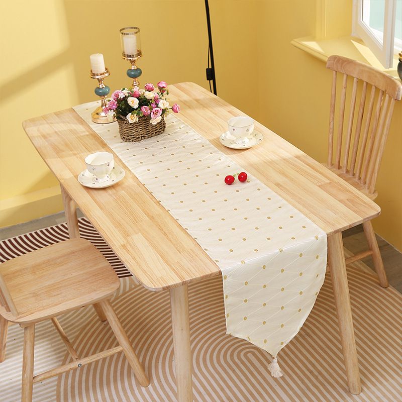 Tafelloper met linnen kwastjes - Rustieke boerderijdecoratie voor de feestdagen voor een lange eettafel_voghion.com