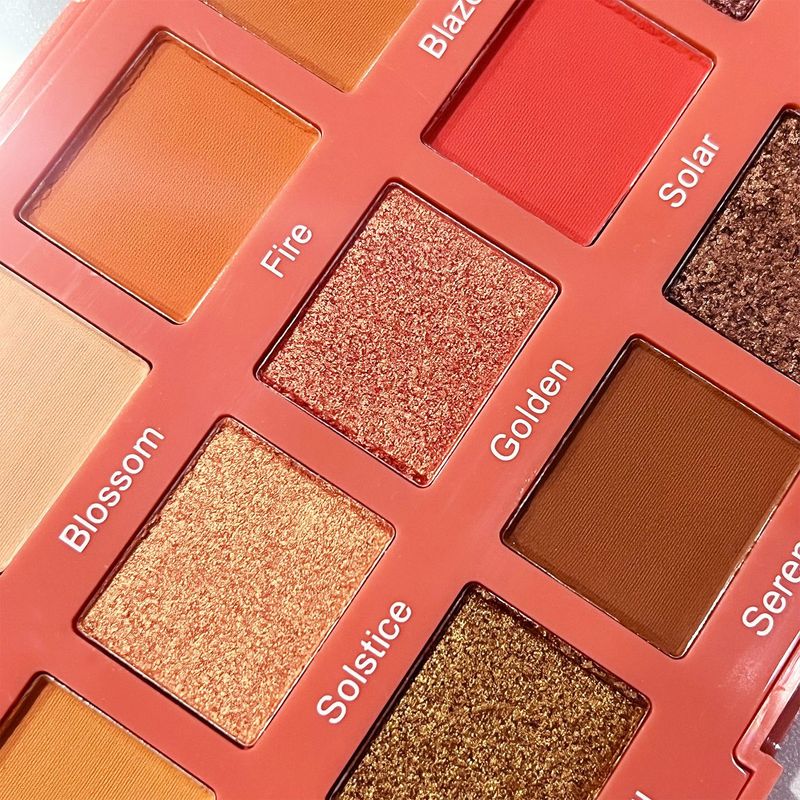 18 color earth tone eyeshadow palette matte pearlescent with mirror soft mist texture without flying powder multi color eyeshadow_voghion.com