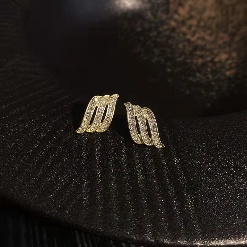 Women's Earrings Personality simple geometry diamond-encrusted earrings women's small hundred wings modeling earrings_voghion.com