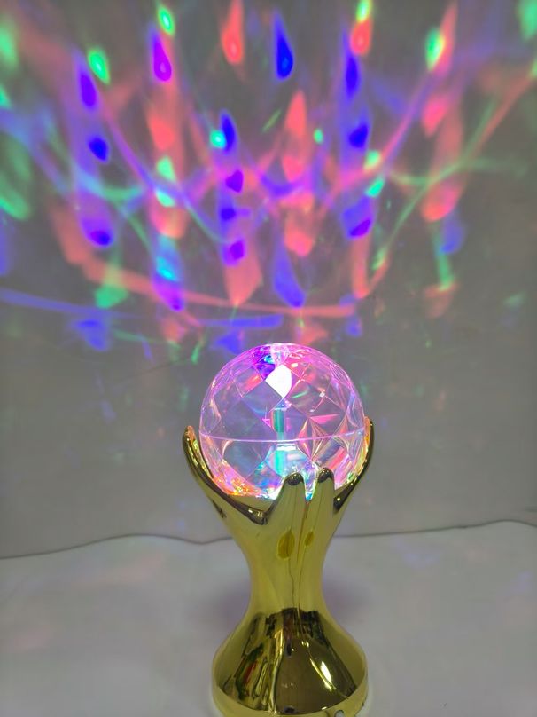 Rotierendes RGB-Partylicht der magischen Fußballweltmeisterschaft – Stromversorgung über 220 V/USB, Boden- und Tischinstallation, mehrfarbige dynamische Projektion für KTV und Bar_voghion.com