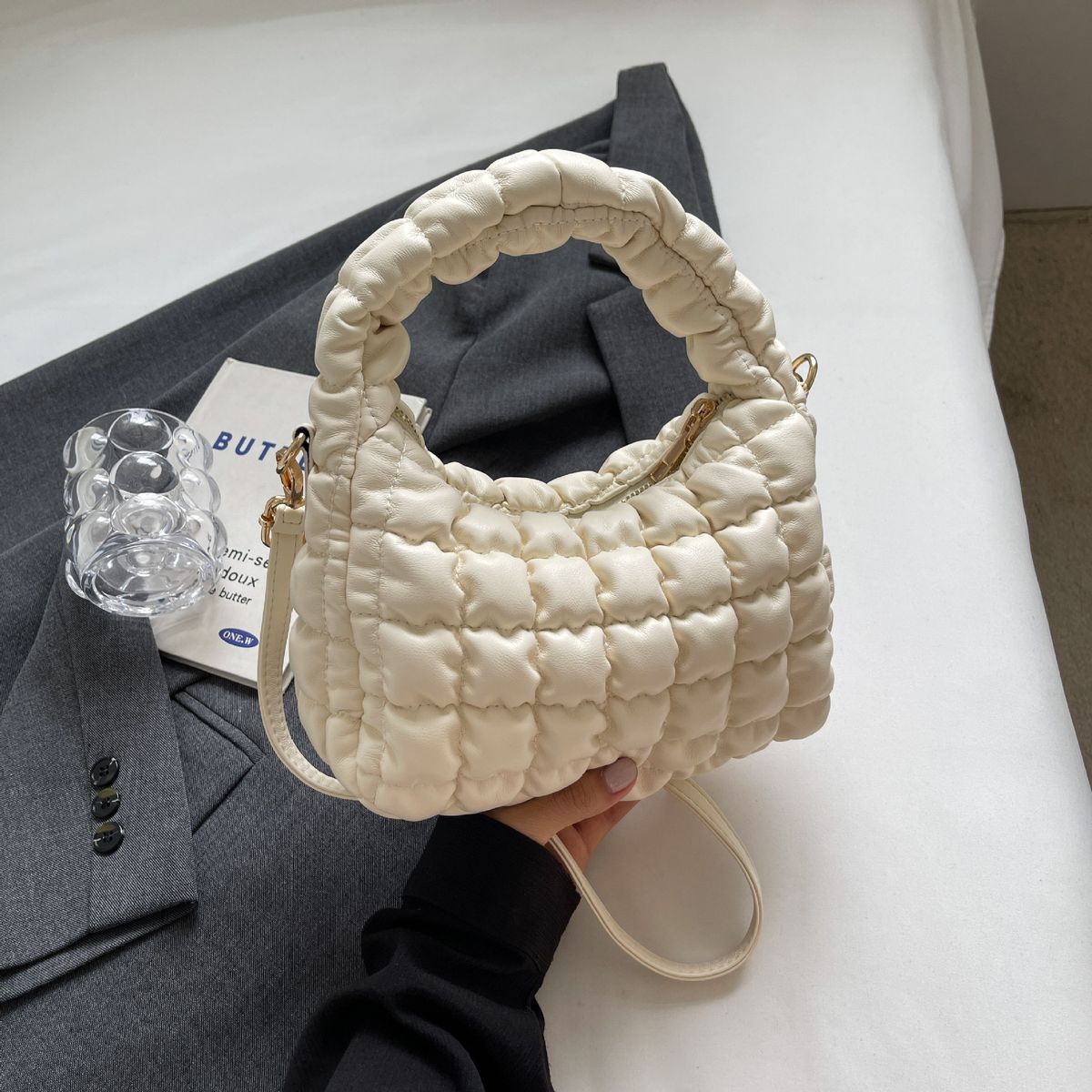 Zložljiva torbica v obliki oblaka, napihnjena torbica iz PU, nova personalizirana oblika 2024, modna in elegantna ženska torbica z enim ramenom_voghion.com