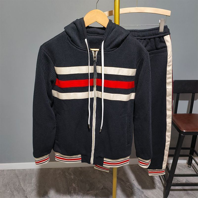 2024 Nouveaux pantalons de sport pour hommes, automne-hiver, même style, édition coréenne tendance et à la mode, un ensemble complet_voghion.com