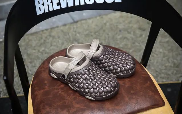 Mens Clogs Non-Slip Beach Outdoor Yard Pool Water Shoes Lightweight Summer Slippers_voghion.com