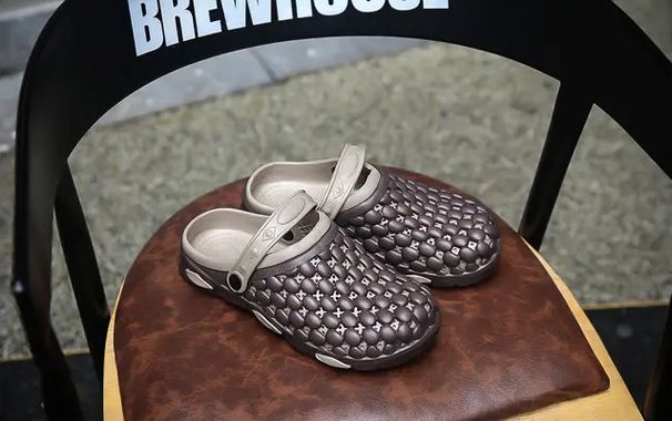 Mens Clogs Non-Slip Beach Outdoor Yard Pool Water Shoes Lightweight Summer Slippers_voghion.com