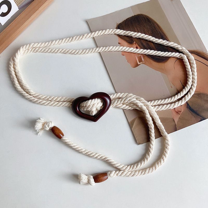 2025 Neuer Gürtel im ethnischen Stil mit gewebten Herzen für Frauen, der ein Gefühl von Luxus vermittelt, mit Röcken, Blusen, Anzügen und schmalerer Taille_voghion.com