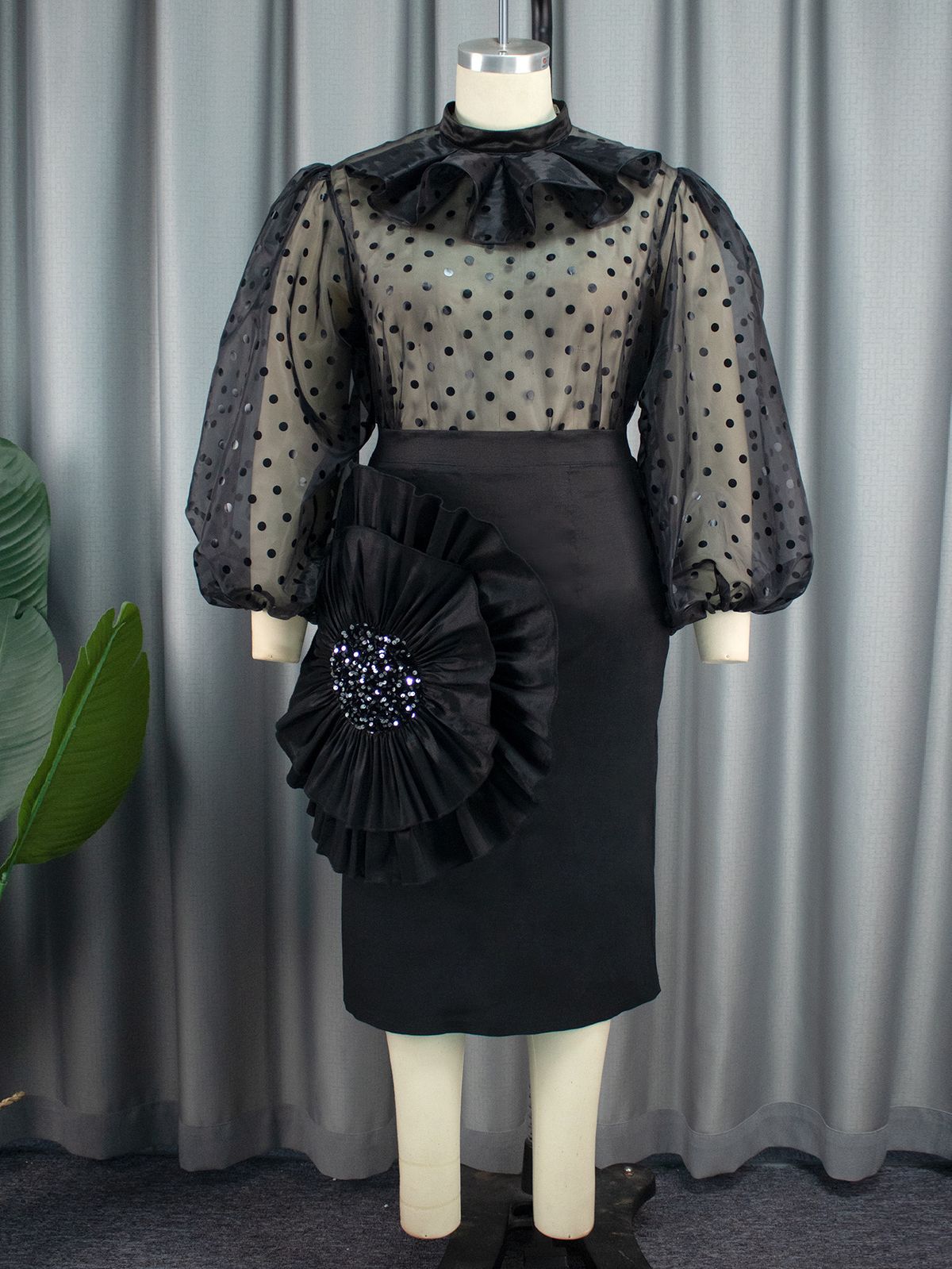 Sexy duerchsichteg Polka-Punkt-Mesh-Blusenkostüm Dräidimensional Blummenrock Zweedeel Set_voghion.com