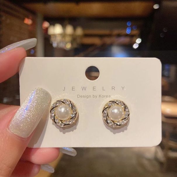 Light Luxury Gold High-End Earrings For Women 2024 New Pearl Studs Silver Needle Niche Design Metal Ear Jewelry_voghion.com