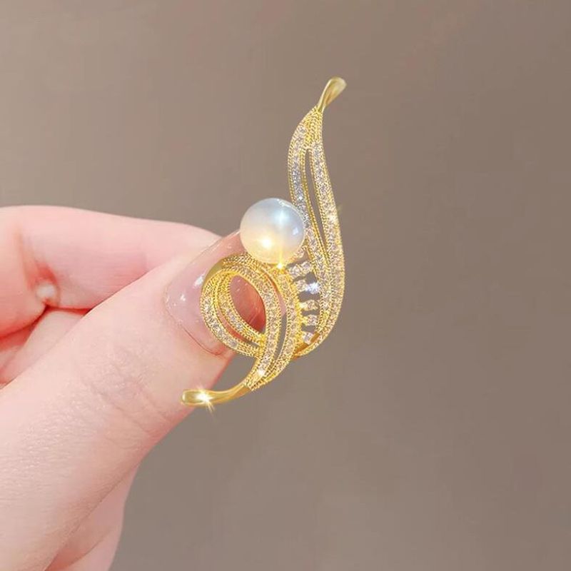 Broche fleur en or et perles, accessoire de mode féminine haut de gamme, design haut de gamme, épingle à vêtements, tempérament_voghion.com