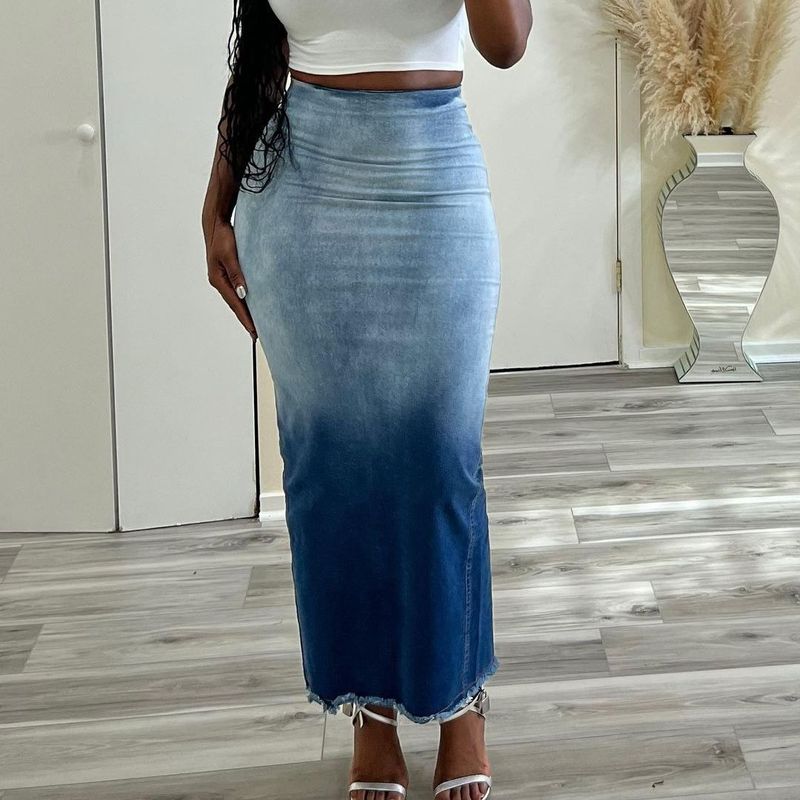 Damenbekleidung modischer Jeansrock mit Blumenschlitz und Fransen_voghion.com