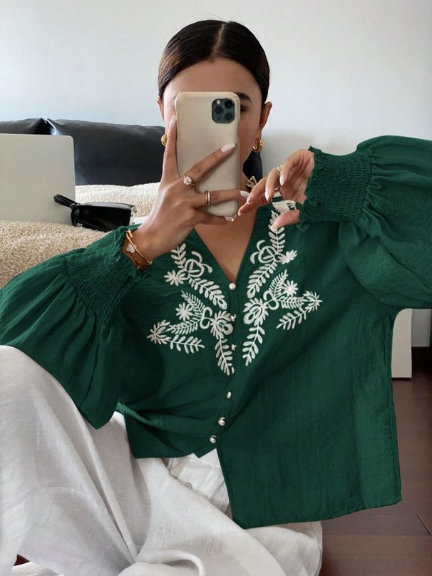 2025 Women's Autumn New Embroidered Floral Button Long Sleeve Cardigan Shirt_voghion.com