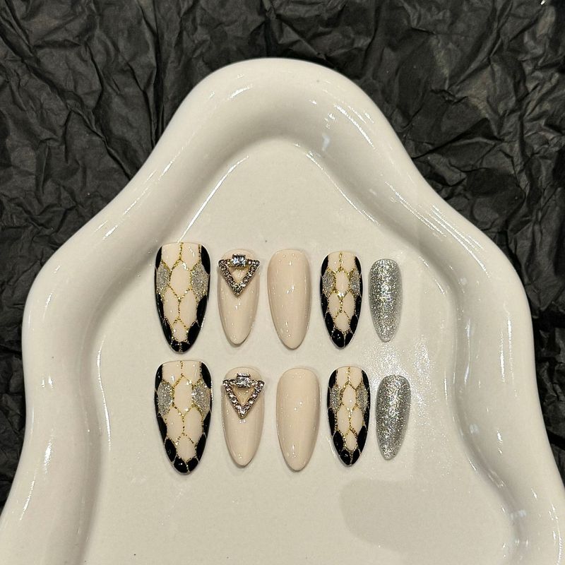 Belleza y Salud Patrón de Serpiente Bola de Diamante Blanco y Negro Luz Estilo de Lujo Pintada a Mano Armadura de Ojo de Gato Gris_voghion.com