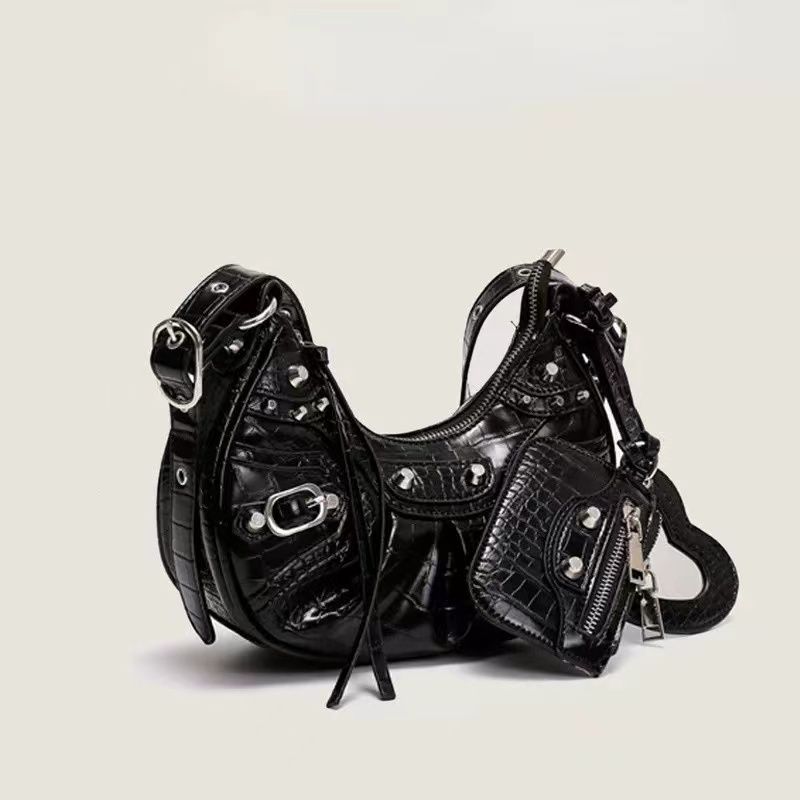 Borse a tracolla da donna in denim a mezza luna con rivetti vintage Borsa a tracolla punk di design Borsa a tracolla Rock in pelle PU di lusso Borse piccole_voghion.com