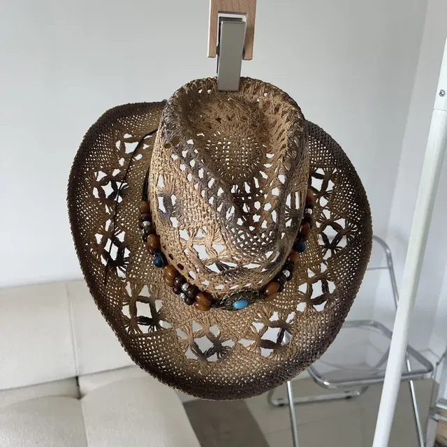 Moda Nuovo Occidentale Cowboy Paglia Femminile Moda Estiva Versione Coreana del Vento Nazionale Ombra Cava Cappello da Spiaggia Vacanza Gratis_voghion.com