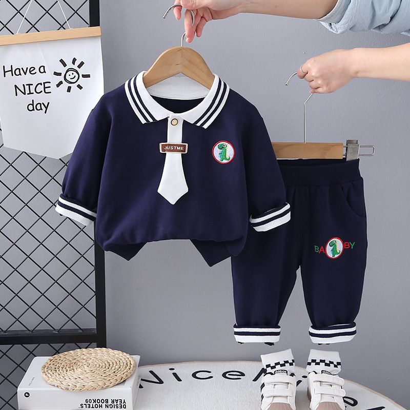 Nuovo set alla moda con felpa con cappuccio, polo e cravatta per bambini, casual e alla moda, composto da due pezzi per l'abbigliamento dei bambini._voghion.com