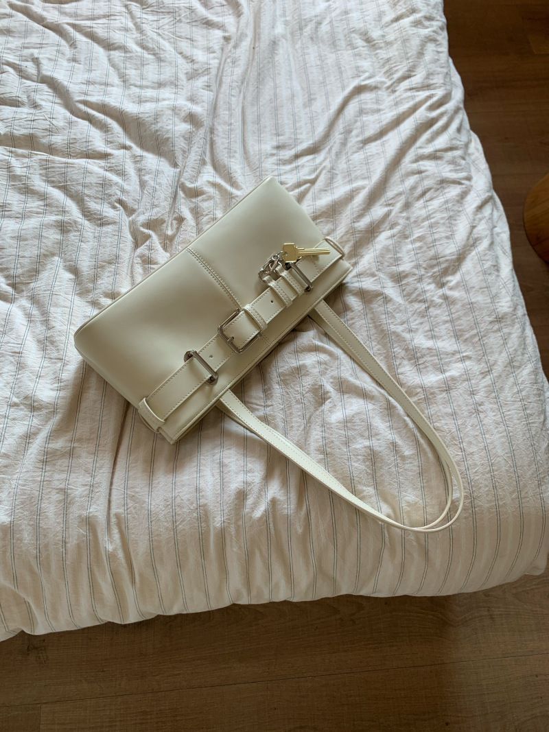Niche Korean Simple Shoulder High-end Multifunctional Commuter Armpit Bag Ladies Models 2025 Spring And Summer New Fashion Versatile Leisure Daily_voghion.com