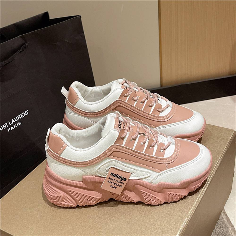 Tênis de corrida da moda 2025, calçados femininos de corrida com emenda de PU artificial, cano baixo, cadarço, respirável, sola grossa, antiderrapante e resistente ao desgaste_voghion.com