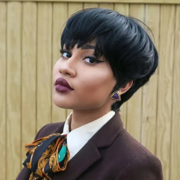 Kort, glat, pixie-cut paryk med ægte hår og pandehår, Remy-parykker_voghion.com