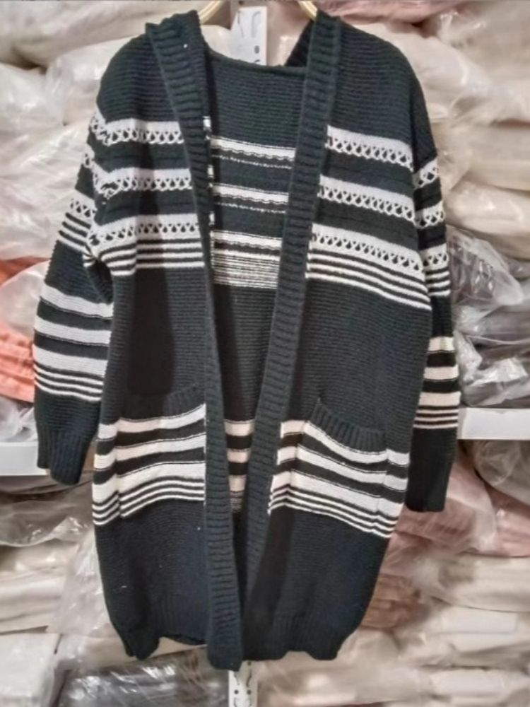 K Retro Wave Stripe Sweater; Black And White Color-blocked Cardigan; Loose Mid-length Knitted Jacket; Hooded Coat For Women_voghion.com
