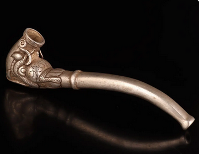 Chinese Rare old Tibet Silver Hand Carved lucky Dragon Statue Smoking Tool_voghion.com