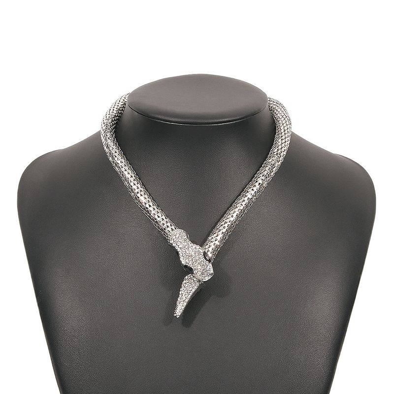 European Exaggerated Snake Shaped Necklace, Punk Personality, Hip Hop Style Necklace, Trendy And Cool Street Style Show, Micro Embedded Necklace_voghion.com