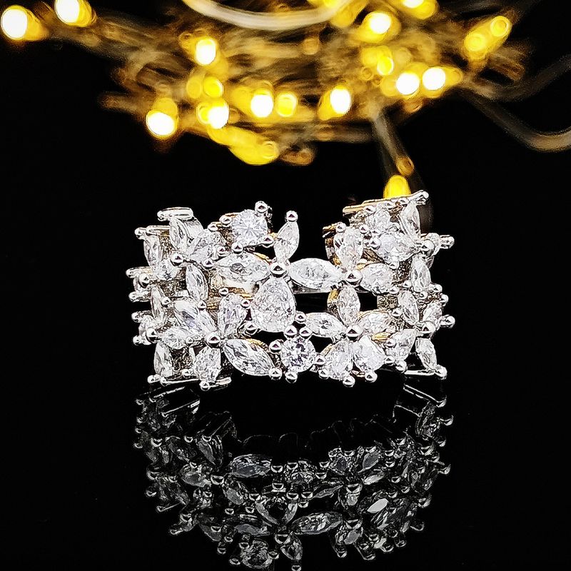 Neuer unregelmäßiger Ring in Blattform für weibliche Nischen mit einem High-End-Design r6978_voghion.com