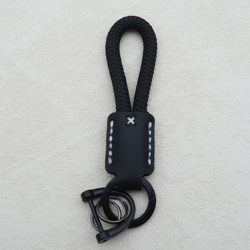 Pandantiv breloc din piele de vacă țesut manual_voghion.com