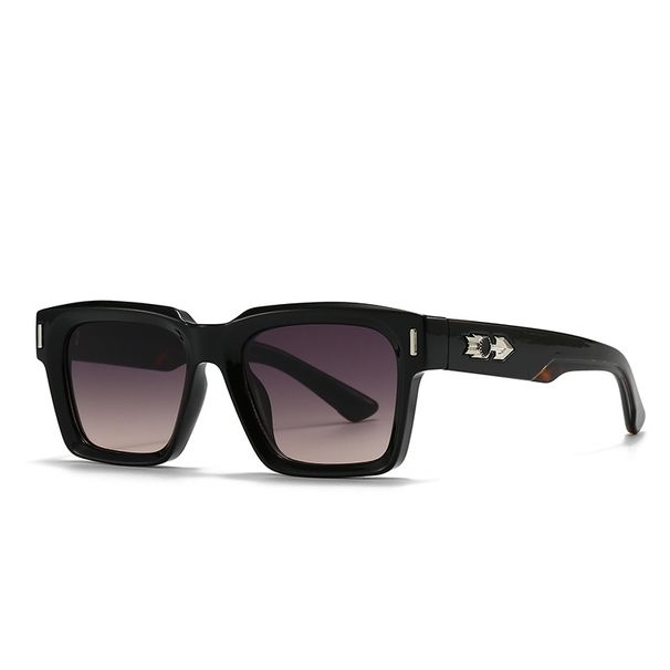 Saulesbrilles vīriešiem, Mi Ding ielas fotogrāfija, Instagram influenceris, kvadrātveida saulesbrilles, 3626_voghion.com