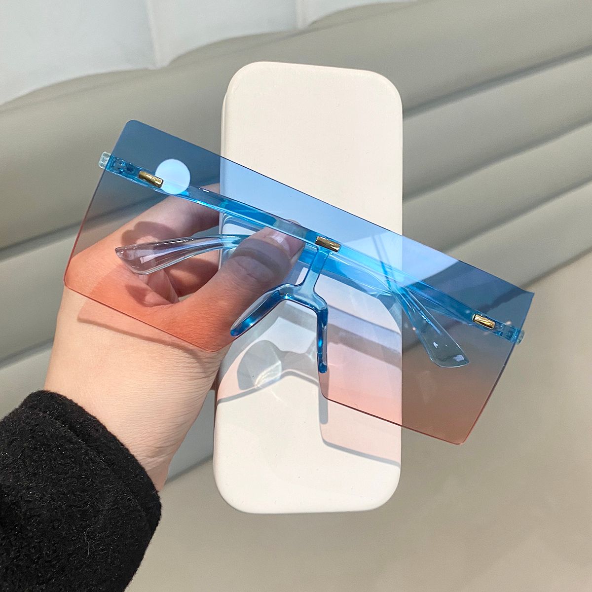 Occhiali da sole antivento con montatura oversize per personalità dell'Europa e degli Stati Uniti, occhiali da sole monopezzo, copri viso femminile, occhiali piccoli, occhiali da sole UV_voghion.com