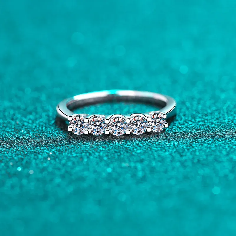 Ready Stock Pt950 Platin Vorschlag 0,5 ct Moissanite Diamant Reihe Band Ringe für Frauen Schöne echte Weißgold Ring Schönes Geschenk_voghion.com