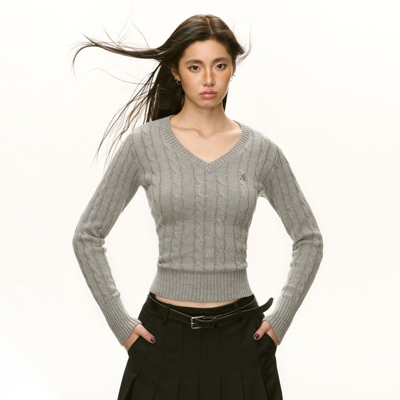 Pull tricoté à col en V et coupe slim pour femme, modèle automne 2025_voghion.com