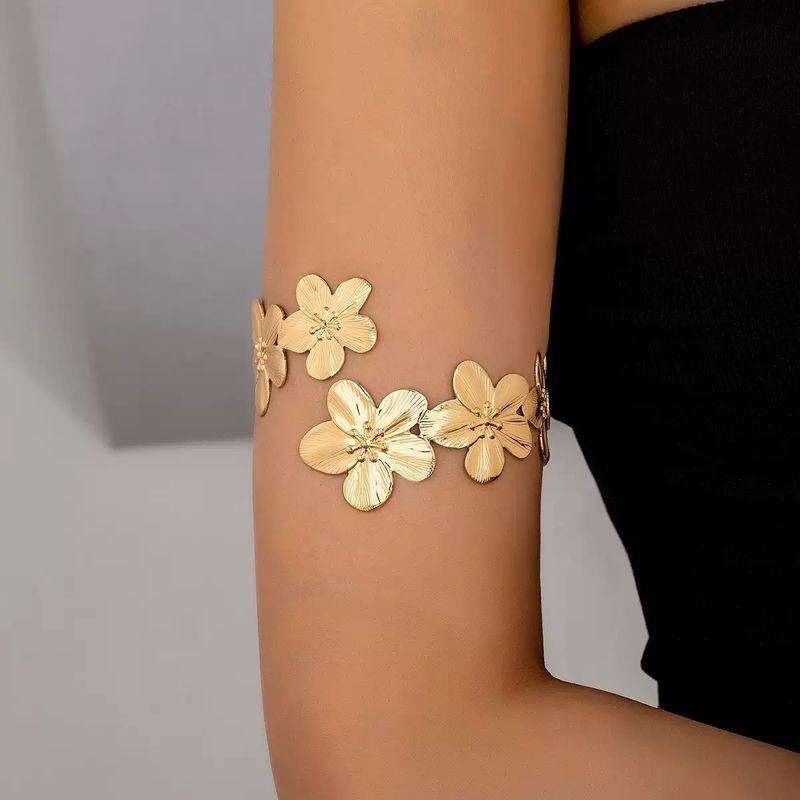 Europeisk och amerikansk modetrend nischdesign färsk blommig armband lämplig för kvinnor att bära på semester_voghion.com